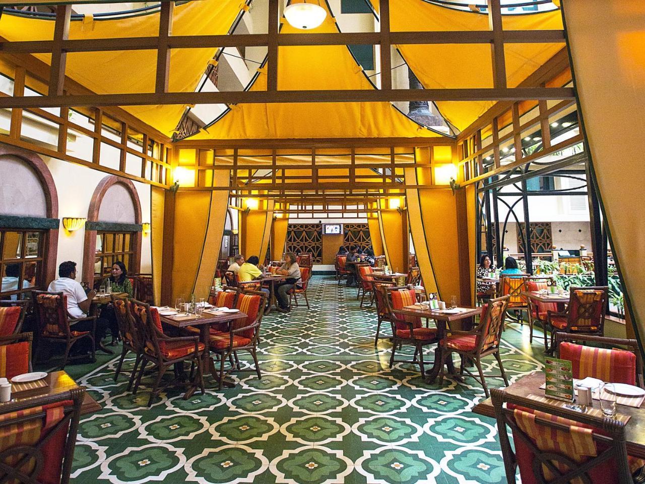 The Orchid Hotel Mumbai Vile Parle Экстерьер фото